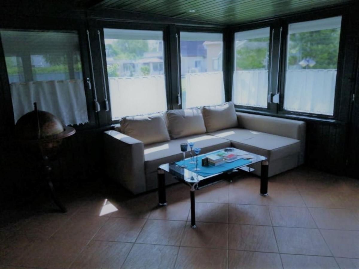 Schoenes Ferienhaus Mit Grossen Pool 250 M Vom Balaton Balatonmáriafürdő Eksteriør bilde